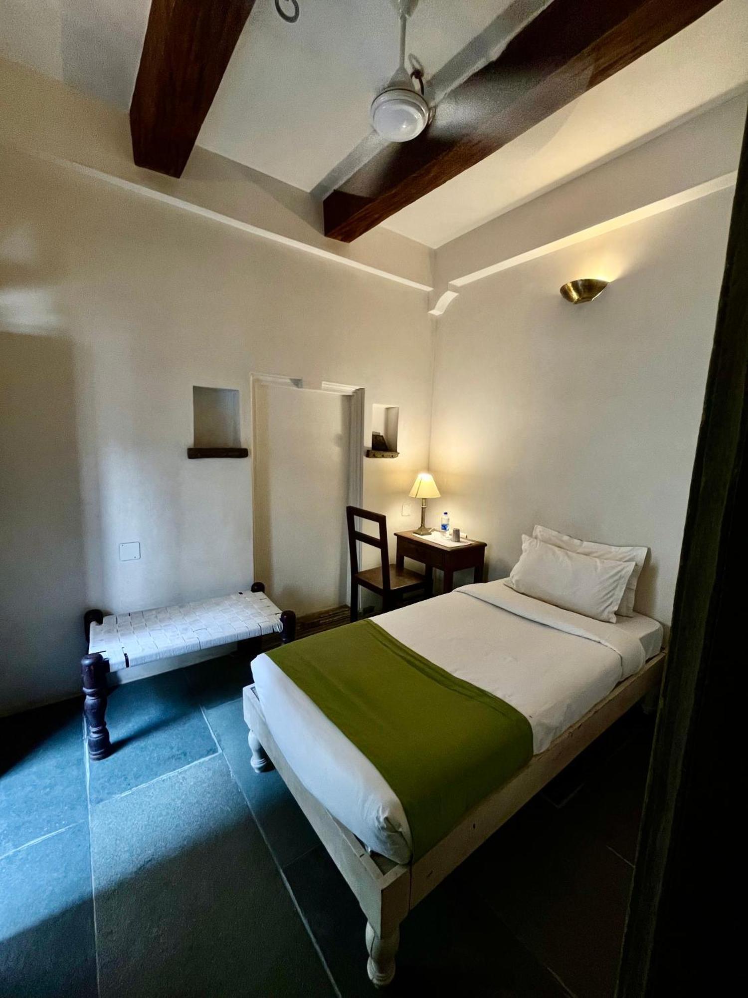 Madri Haveli Hotel Udaipur Exterior photo