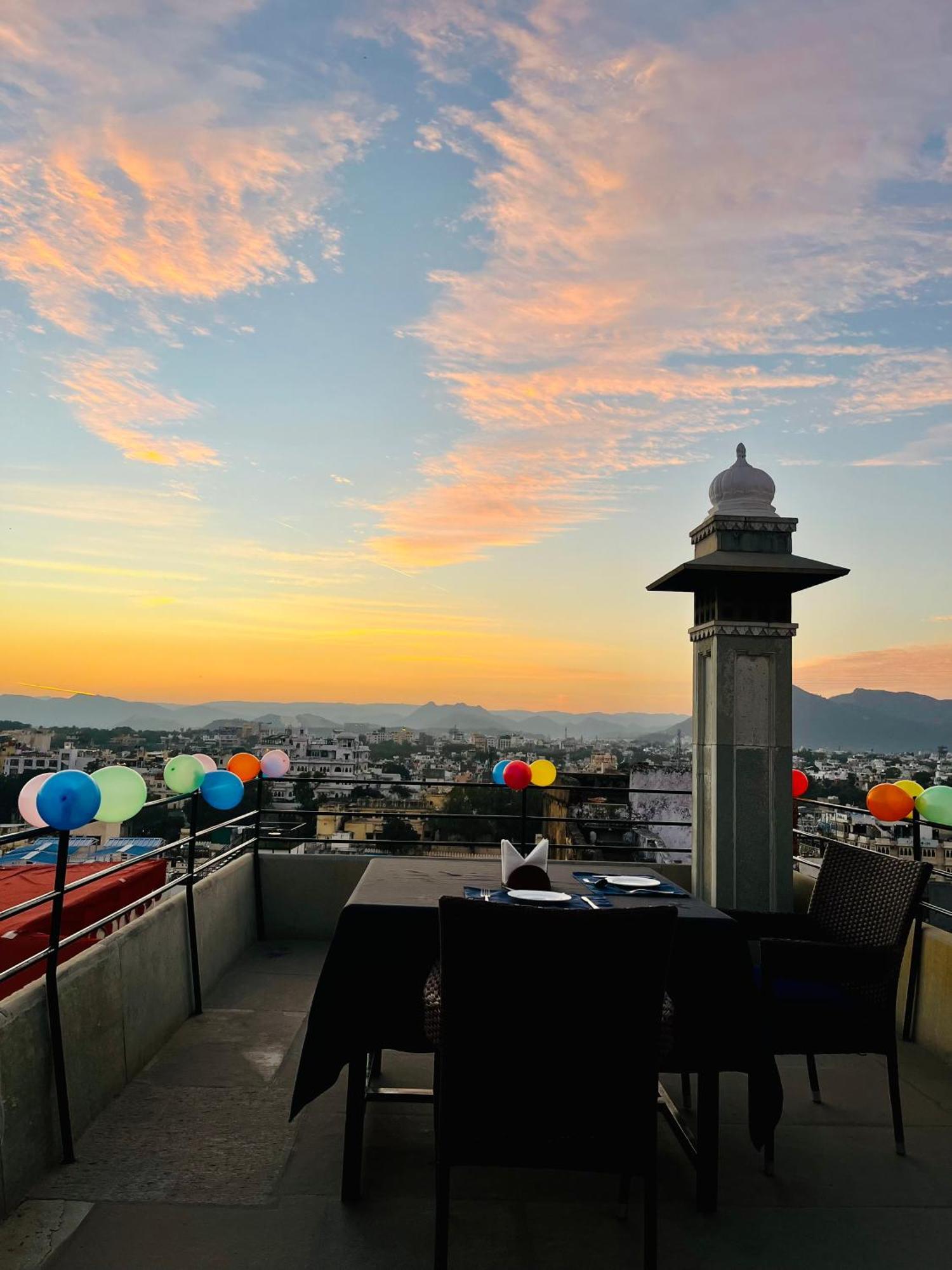 Madri Haveli Hotel Udaipur Exterior photo