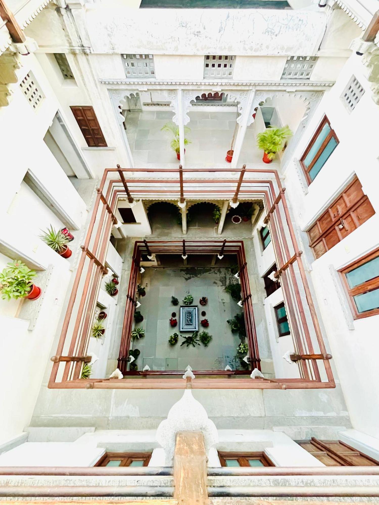 Madri Haveli Hotel Udaipur Exterior photo