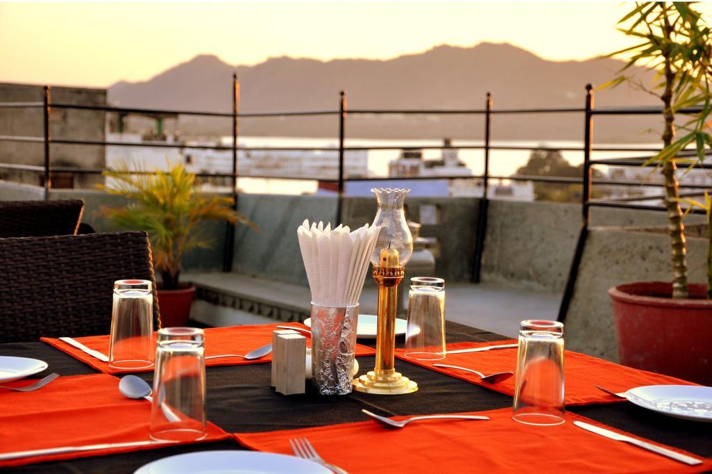 Madri Haveli Hotel Udaipur Exterior photo