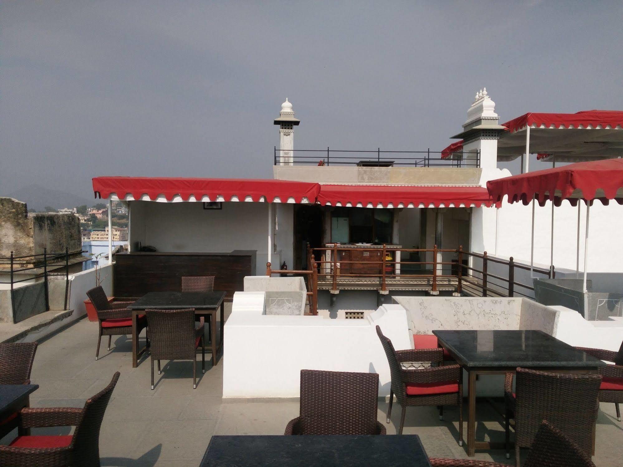 Madri Haveli Hotel Udaipur Exterior photo