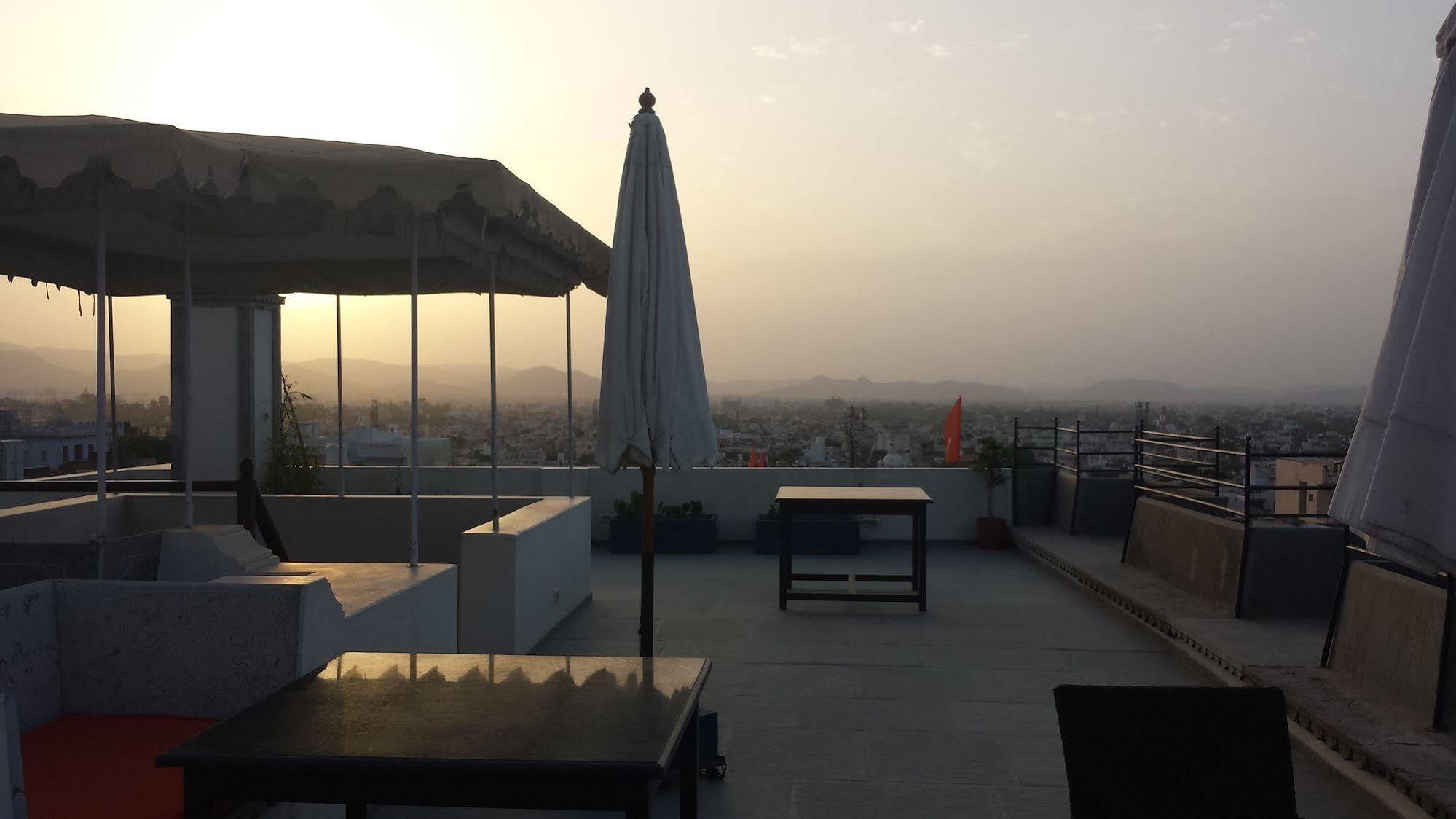 Madri Haveli Hotel Udaipur Exterior photo