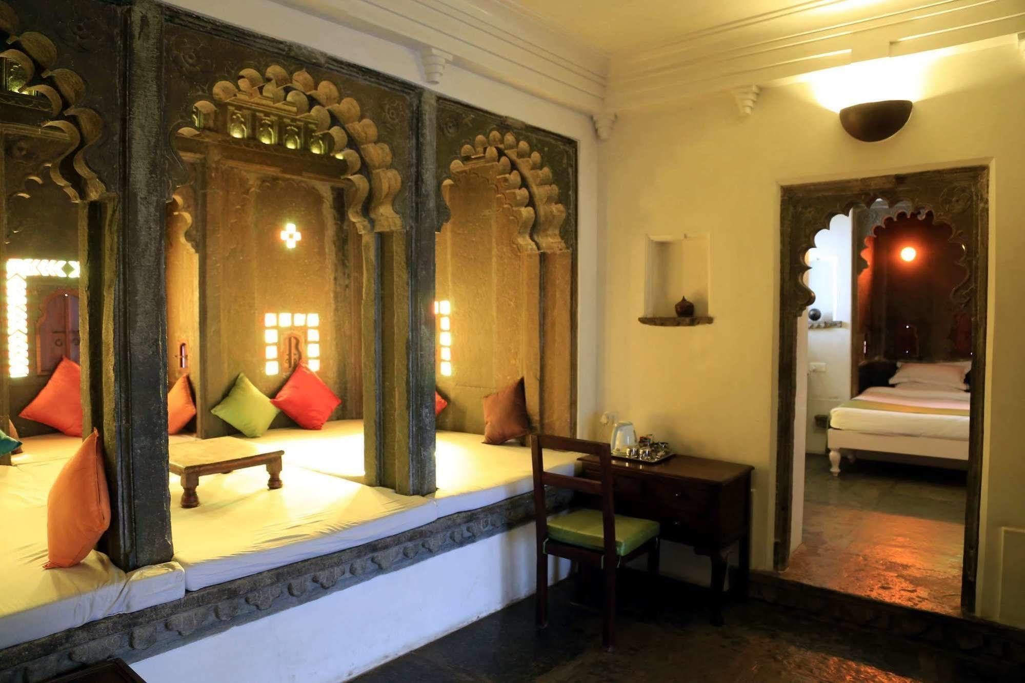 Madri Haveli Hotel Udaipur Exterior photo